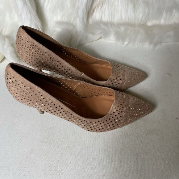 Report Jakee light pink perforated heels embellished with silver studs s… - Picture 2 of 7